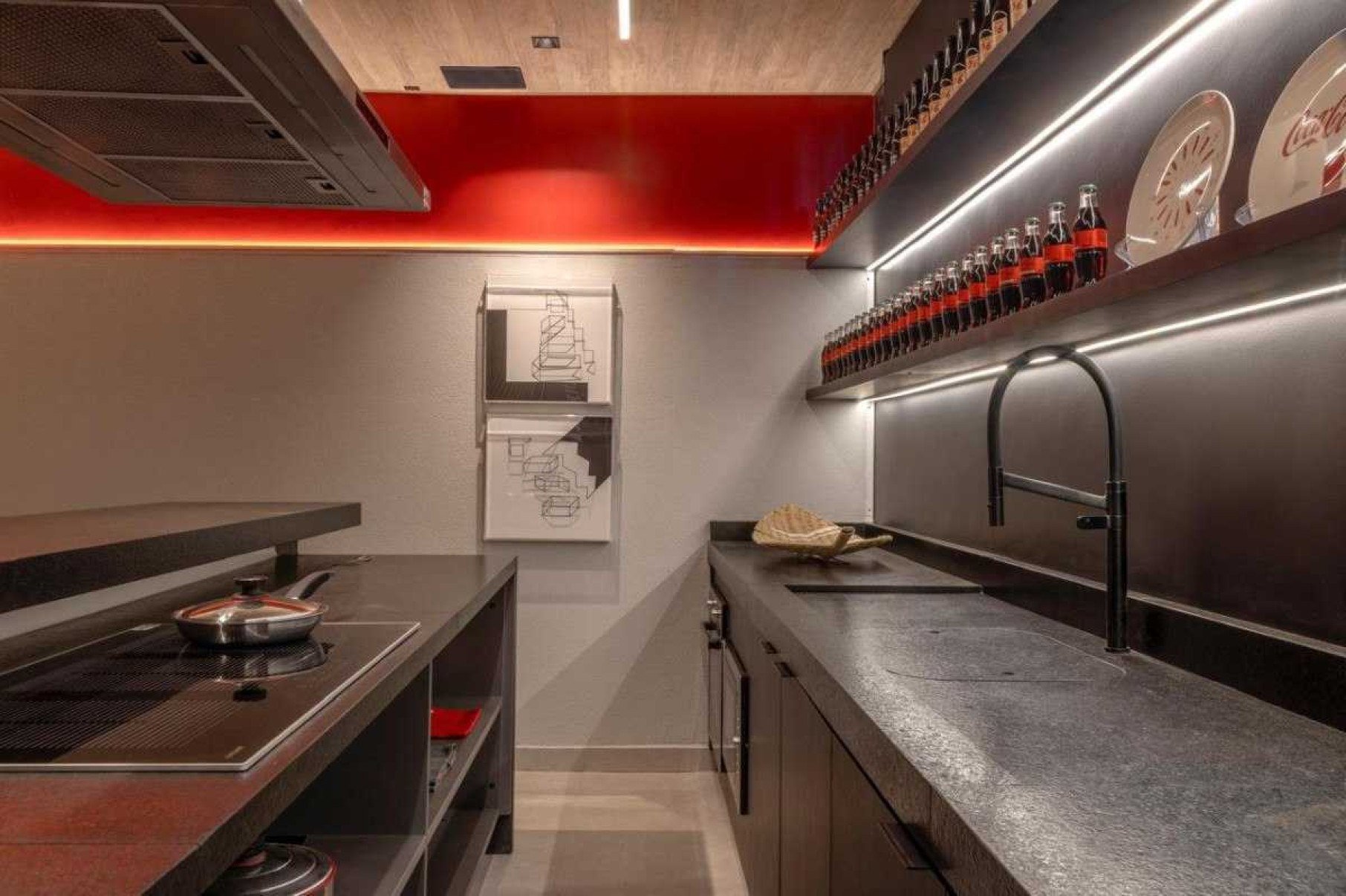 No projeto Ambiente Com Viver da arquiteta Renata Ciccarini, foi utilizado a pedra S&atilde;o Gabriel em todas as bancadas  