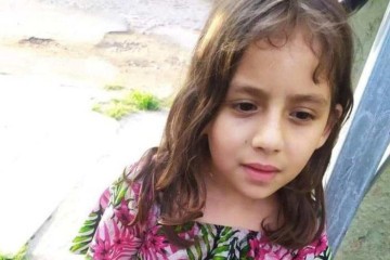 Kerollyn Souza Ferreira, 9 anos, encontrada morta dentro de um contêiner de lixo em Guaíba (RS) em agosto -  (crédito: Reprodução)