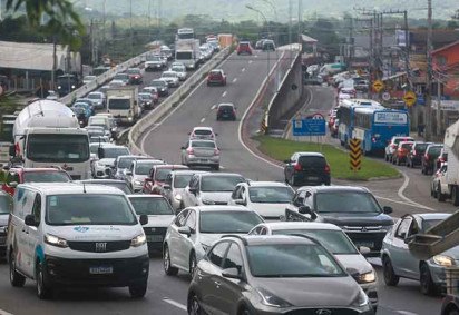 Quem quer comprar um carro com bom custo beneficio deve observar, além do preço, se o veiculo é econômico no consumo de combustível e se tem fácil manutenção. 
 -  (crédito:  Divulgação SECOM)