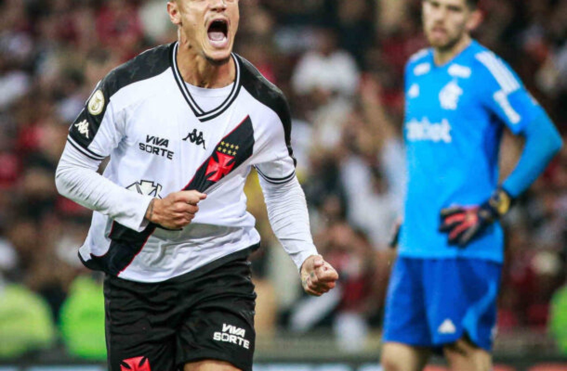 Coutinho marcou, no Maracanã e contra o Fla, seu primeiro gol pelo Vasco -  (crédito: Foto: Matheus Lima/Vasco)