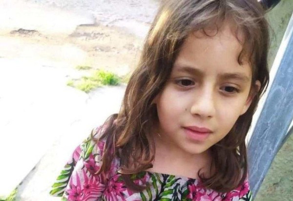 Kerollyn Souza Ferreira, 9 anos, encontrada morta dentro de um contêiner de lixo em Guaíba (RS) em agosto -  (crédito: Reprodução)