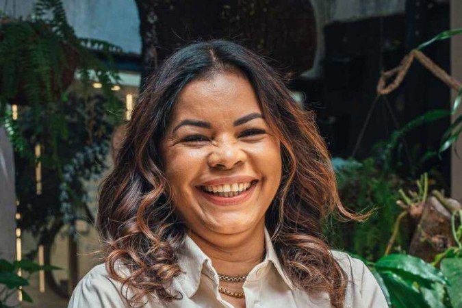 Andrea Gomes de Oliveira é finalista de renomado concurso internacional de cabeleireiros