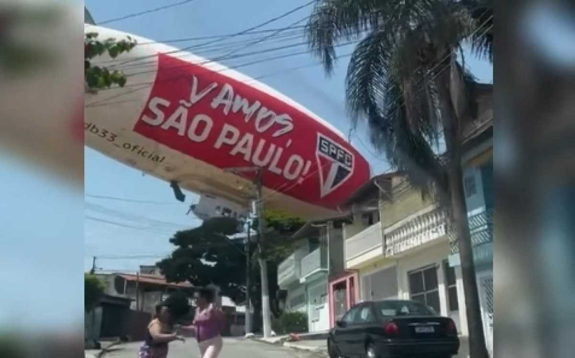 Dirigível alugado pelo São Paulo cai sobre casas em Osasco