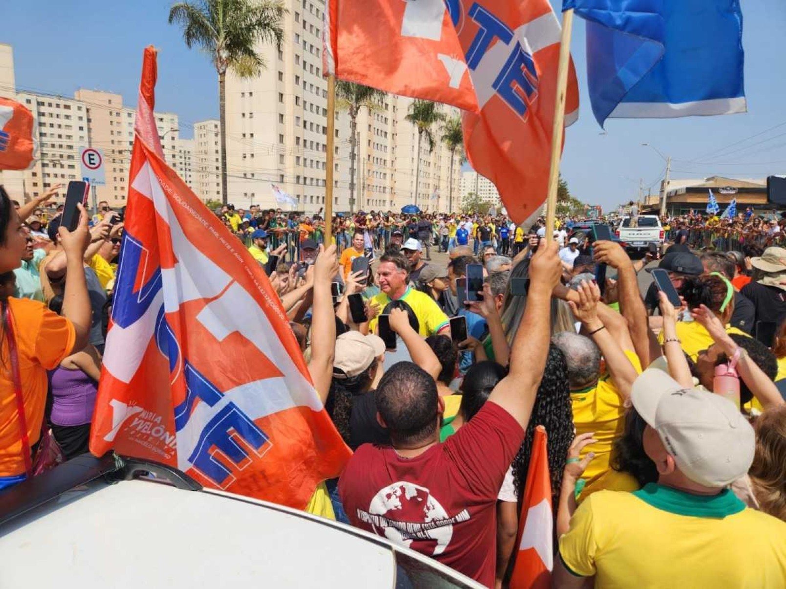 Bolsonaro apoia adversário de candidato do PL em Valparaíso (GO)