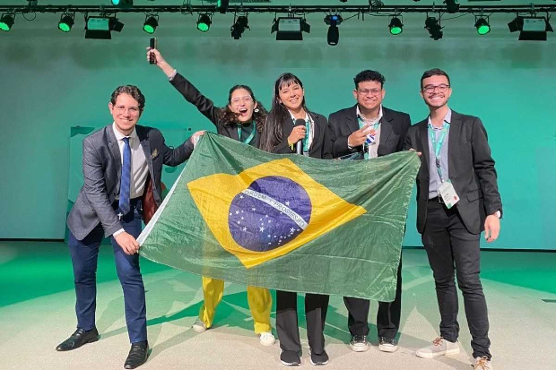 Estudantes da UnB participam de competição internacional em El Salvador