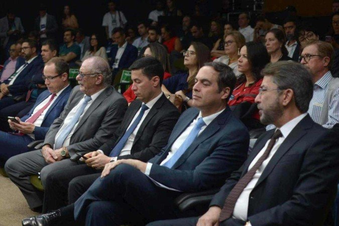  26/09/24. CB Debates. Hidrog..nio Verde: O Combust..vel do Futuro. Da esq., Ricardo Capelli (ABDI), Jamal Jorge Bittar (CNI), Jean Benevides (CAIXA), Paulo C..mara (BNB) e Guilherme Machado (CB).
    