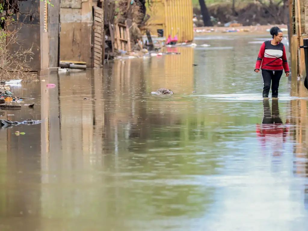 A chuva já está entre 100mm e 200mm em grade parte da metade sul do estado e os volumes devem aumentar ainda mais -  (crédito: Bruno Peres/Agência Brasil)