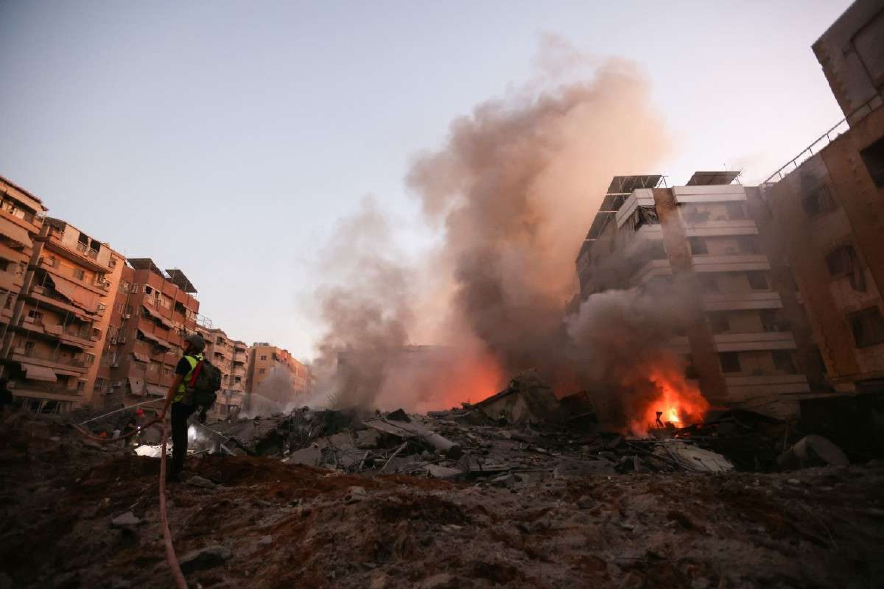 Israel bombardeia coração do Hezbollah, em ataque contra líder do grupo