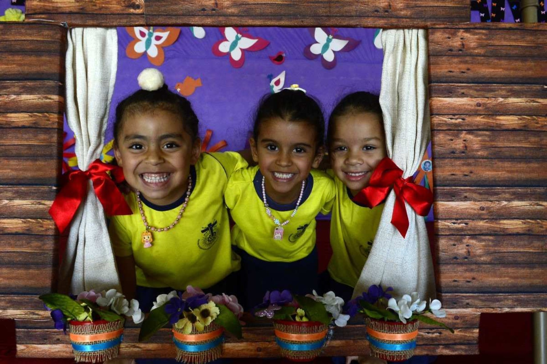 Larissa, Mariá e Helena se divertiram o tempo tempo todo, na creche São José Operário, na Estrutural