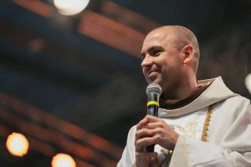 Apresentação de Frei Gilson, domingo, está com ingressos esgotados -  (crédito: Instagram/Reprodução (@freigilson_somdomonte))