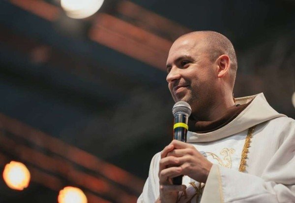 Instagram/Reprodução (@freigilson_somdomonte)