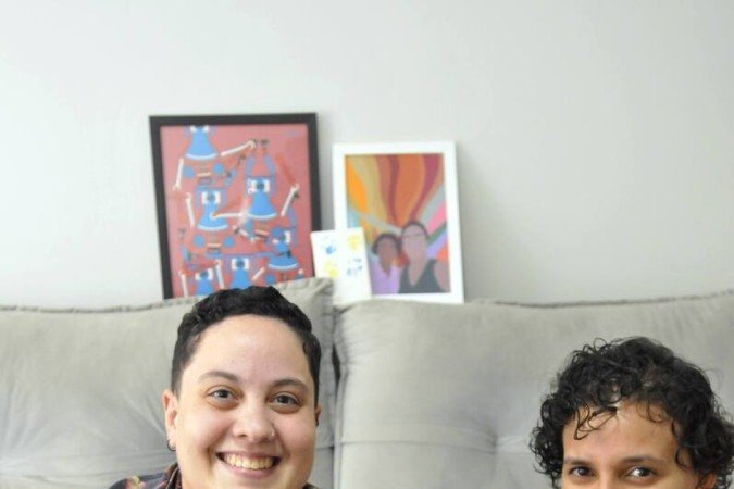  27/09/2024. Crédito: Minervino Júnior/CB/D.A Press. Brasil.  Brasilia - DF. Casais que optaram por não ter filhos e ter apenas Pets.  Ana Beatriz e Giovanna com seus cachorros.