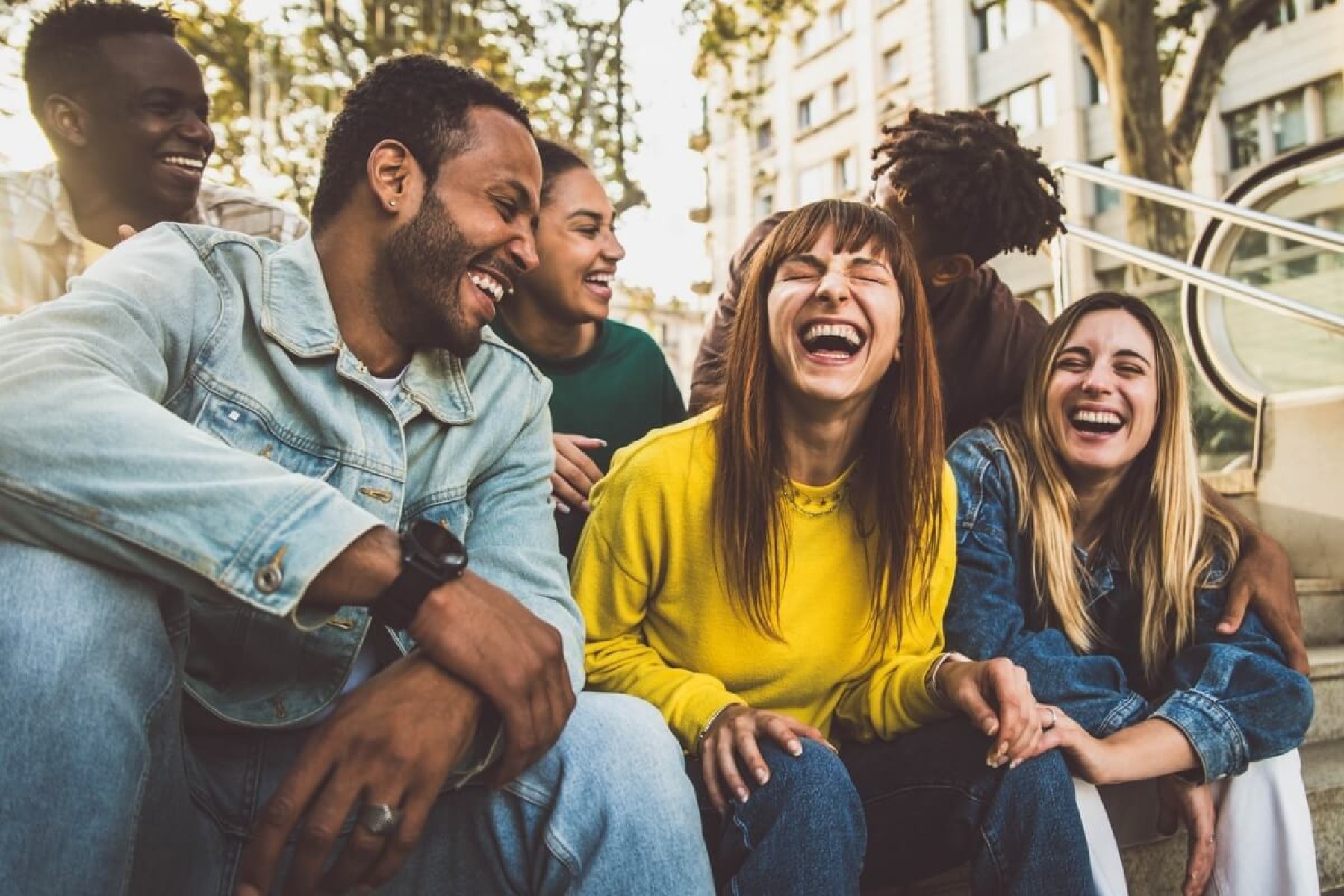 Pessoas felizes cuidam mais de si e isso pode  aumentar a longevidade (Imagem: DavideAngelini | Shutterstock) -  (crédito: EdiCase)