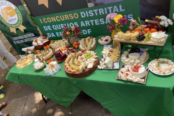 Mesa de degustação de queijos do Primeiro Concurso Distrital de Queijos Artesanais -  (crédito: Pedro Ibarra/CB/D.A. Press)