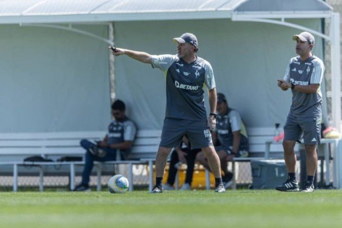 Gabriel Milito tem novidades no time  -  (crédito: Foto: Pedro Souza / Atlético)