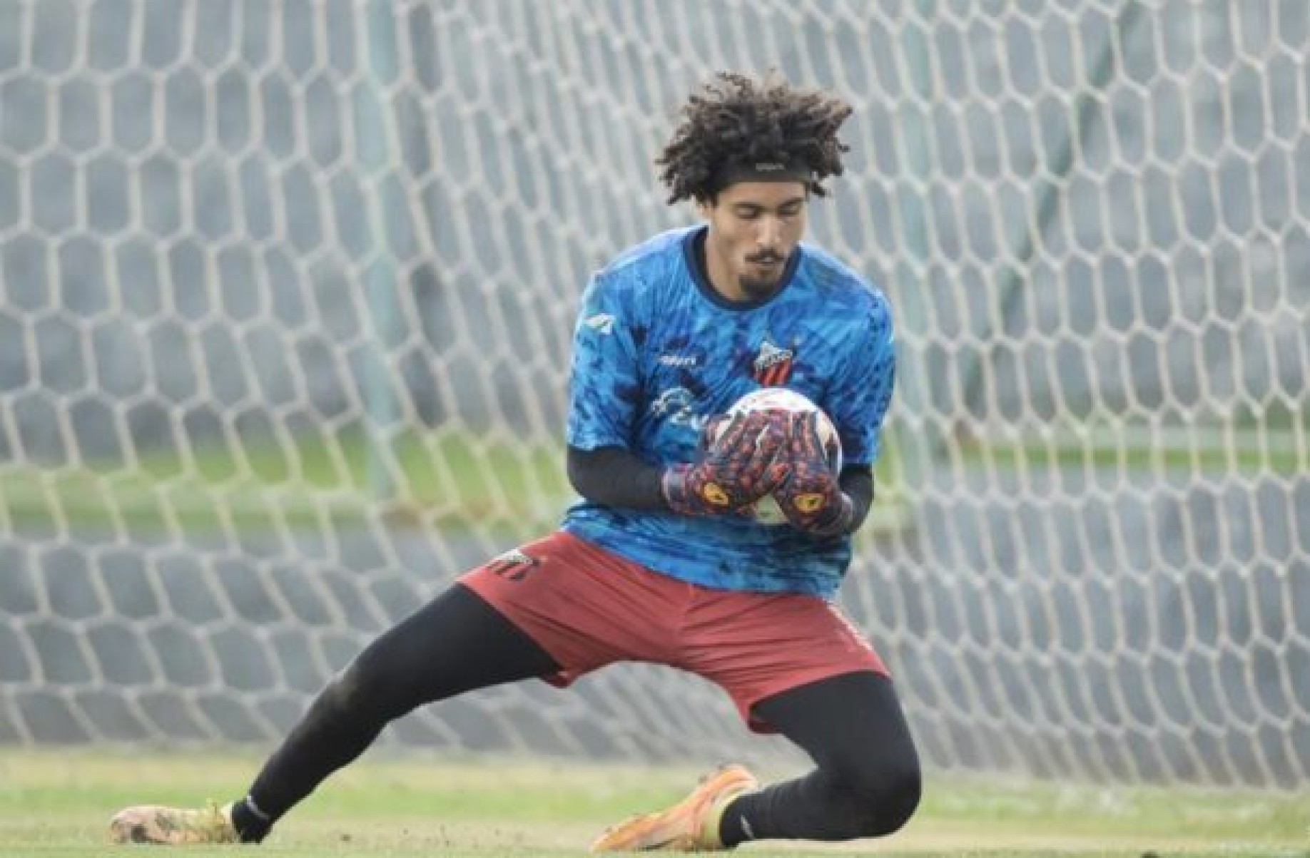 Ex-São Paulo, goleiro deixou carta antes de suicídio