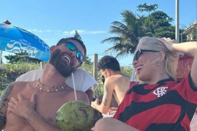 Karoline se manifesta sobre rumores de término com Léo Pereira, do Flamengo -  (crédito: Foto: Reprodução/Instagram)