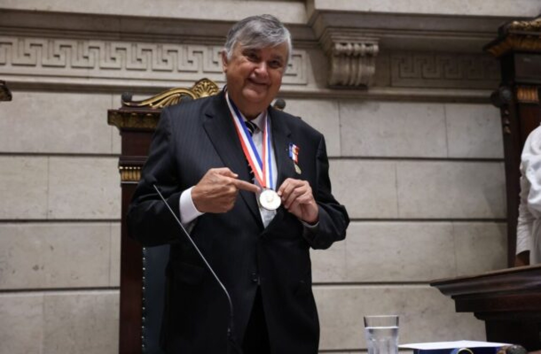 Presidente do Botafogo recebe a maior honraria da Câmara Municipal do Rio