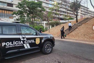 Durante a ação, foram cumpridos dois mandados de busca e apreensão, além de um mandado de prisão preventiva -  (crédito: Divulgação/PCDF)