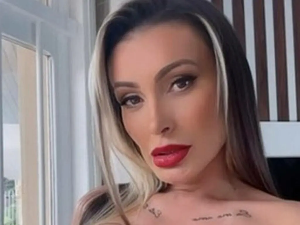 Andressa Urach relata momento delicado após fim do namoro: 