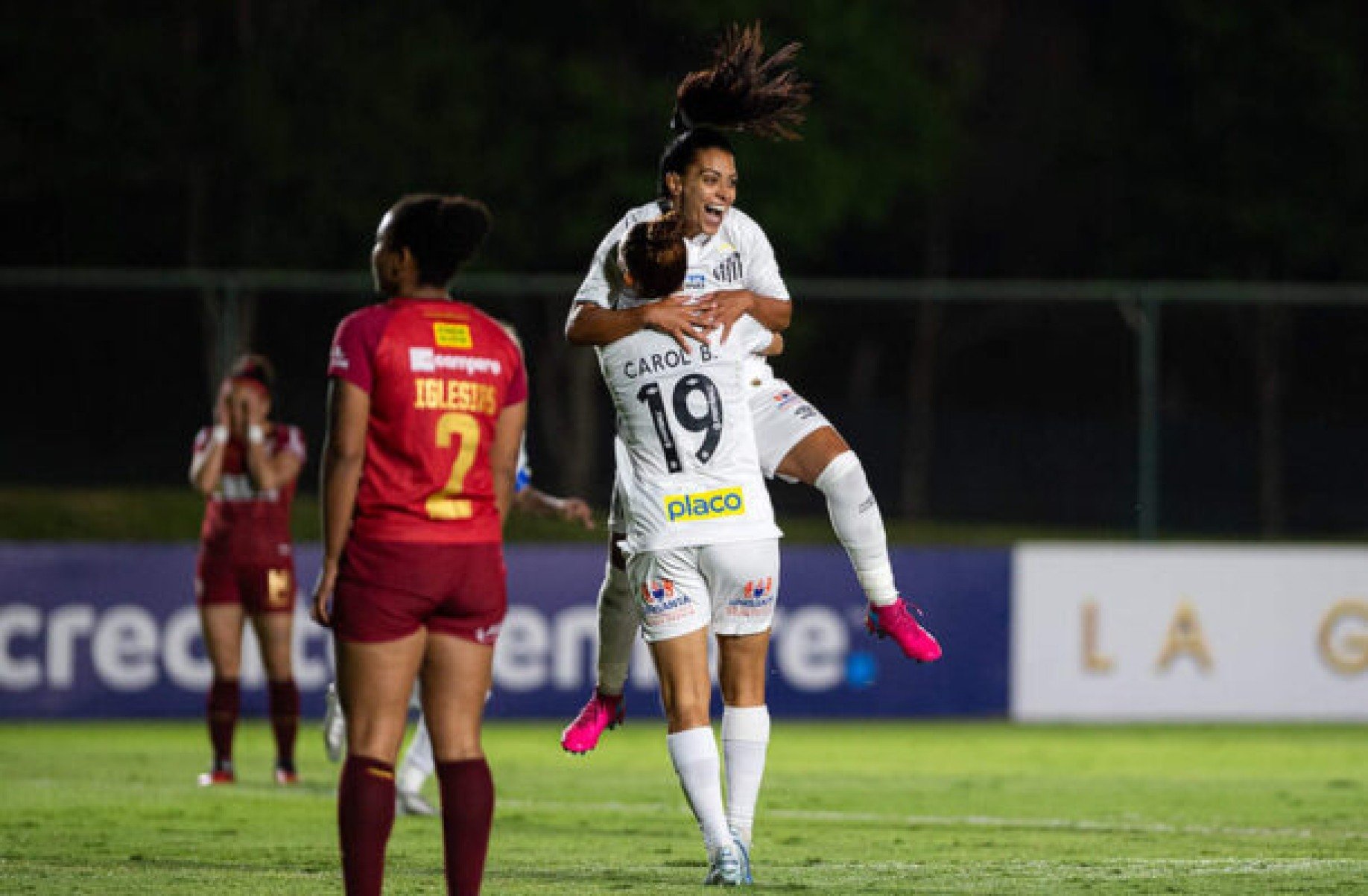 Santos goleia Always Ready e estreia com o pé direito na Libertadores Feminina Santos goleia Always Ready e estreia com o pé direito na Libertadores Feminina
