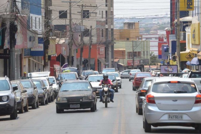 Três dos cinco candidatos à prefeitura de Valparaíso de Goiás desembolsaram R$ 330,2 mil com advogado -  (crédito:  Ed Alves/CB/DA.Press)