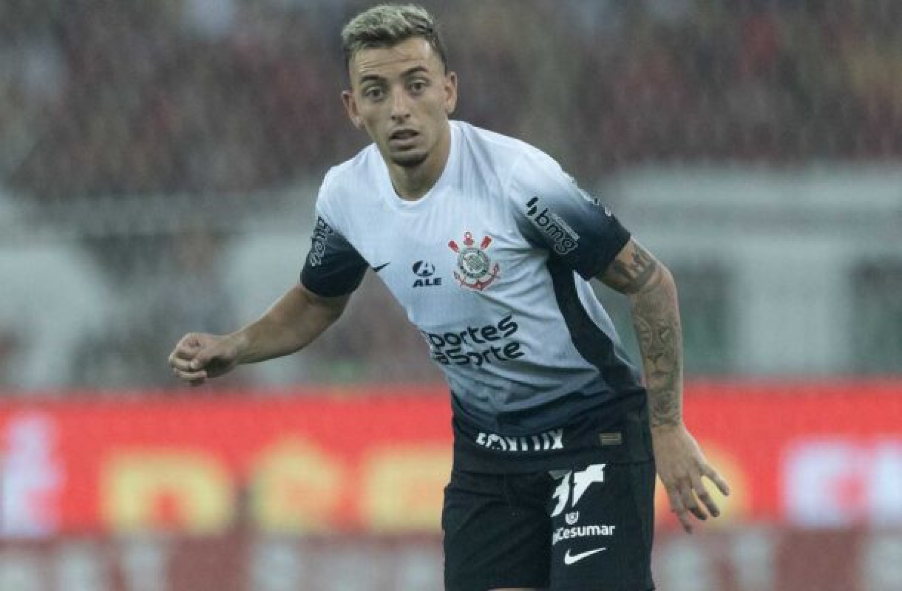 Ryan deixou o Maracanã de muletas -  (crédito: Foto: Rodrigo Coca/Agência Corinthians)