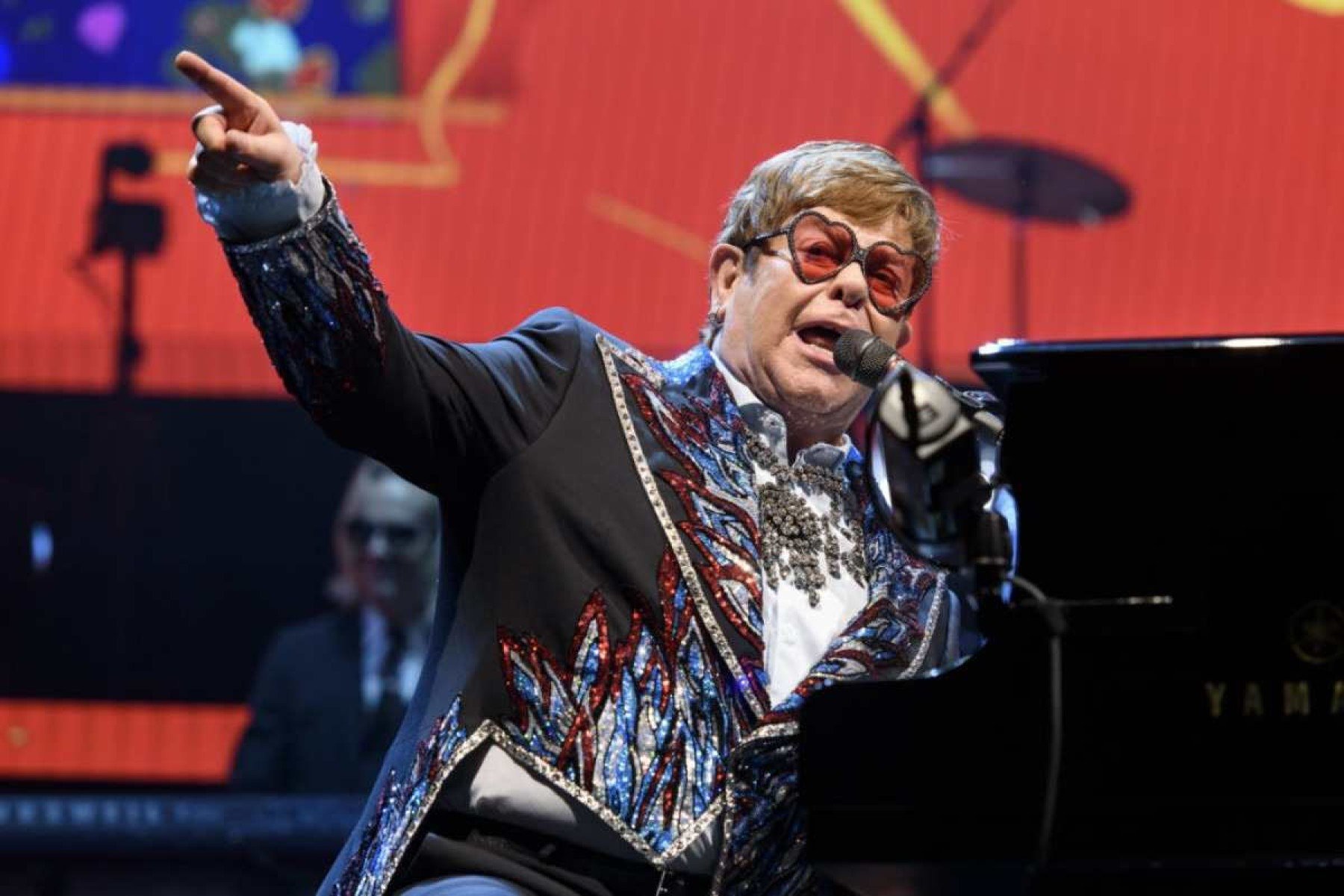 Disney+ lança trailer de novo documentário sobre Elton John 