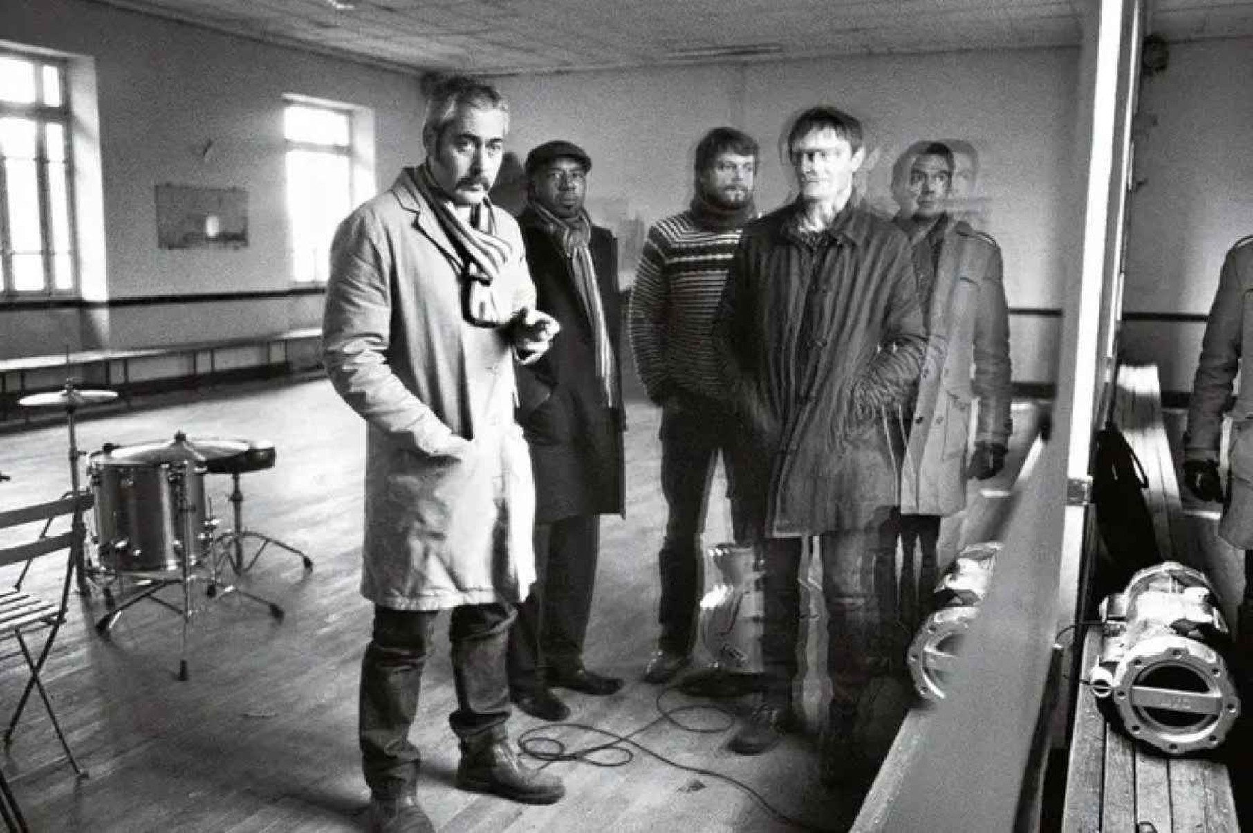 Banda britânica Tindersticks se apresenta no Brasil pela primeira vez