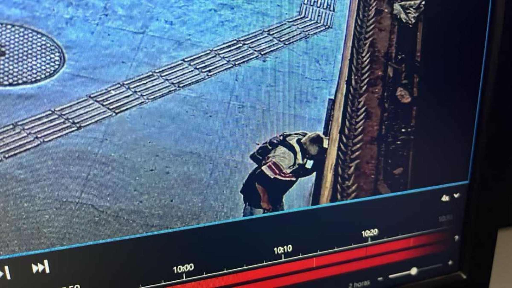 A família teve acesso a câmeras de segurança que flagram o idoso transitando na rodoviária interestadual 