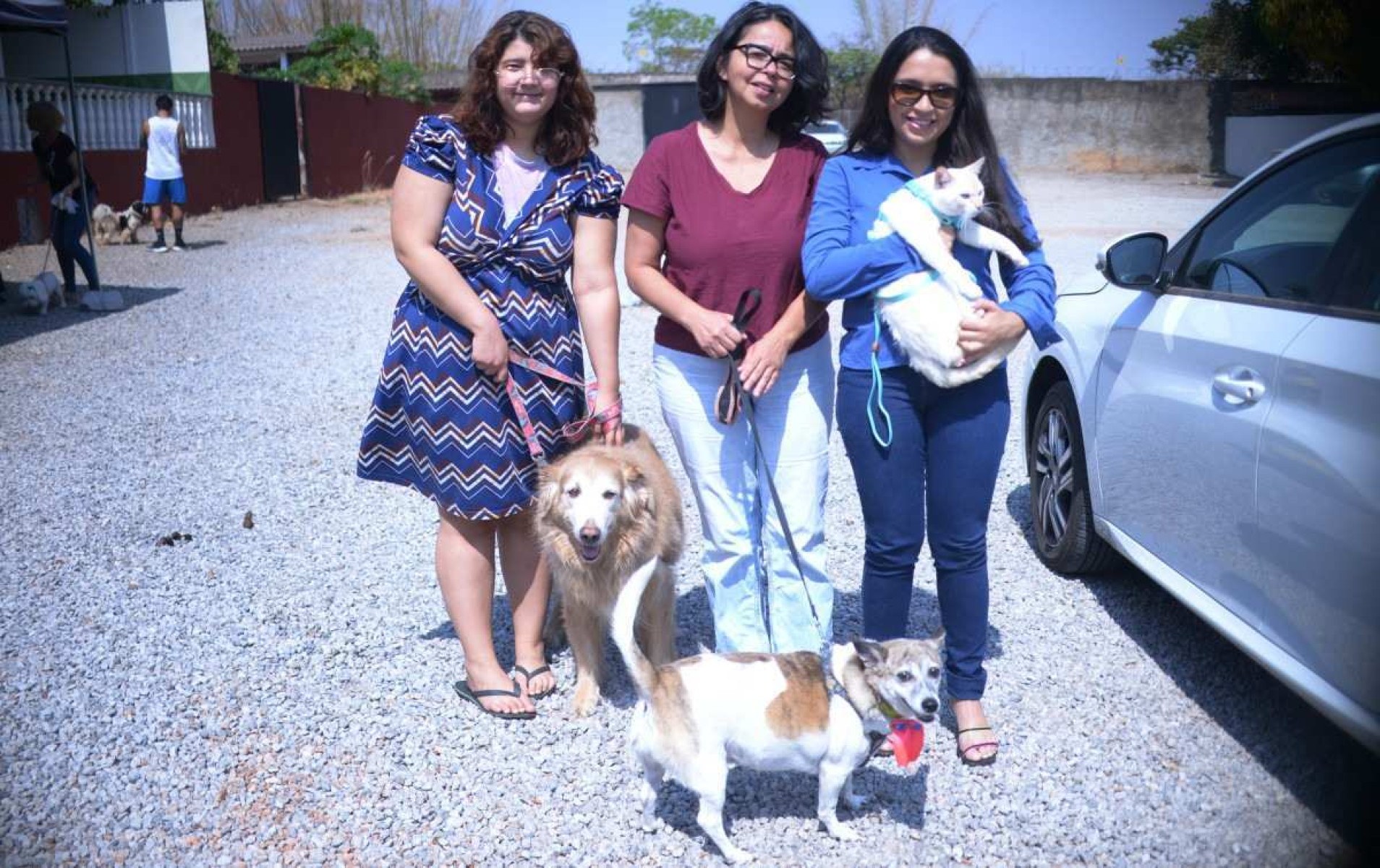 Gabriela Guerreiro, com a mãe, a irmã e os pets da família