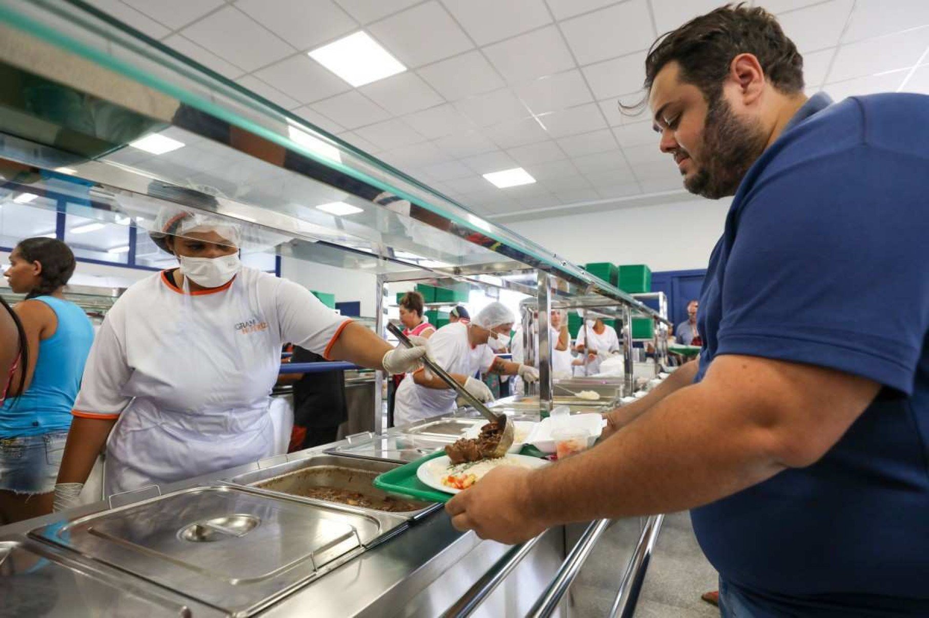 Restaurantes comunitários do DF oferecem almoço natalino por R$ 1 nesta quarta-feira (17/12)