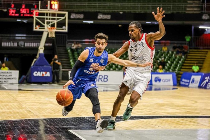 Para voltar aos playoffs depois de cinco anos, time azul do Distrito Federal conta com elenco repaginado e manutenção do trabalho do técnico Dedé Barbosa -  (crédito: Thiago Gamboa/Brasília Basquete)