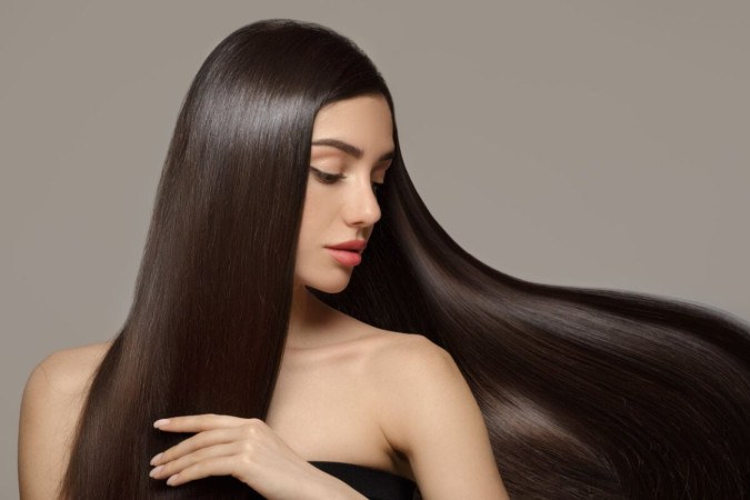 O mega hair permite mudar o visual de forma simples e rápida (Imagem: Kourdakova Alena | Shutterstock) -  (crédito: EdiCase)