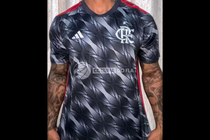 Vaza terceira camisa do Flamengo nas redes sociais -  (crédito: Foto: Reprodução/Coluna do Fla)