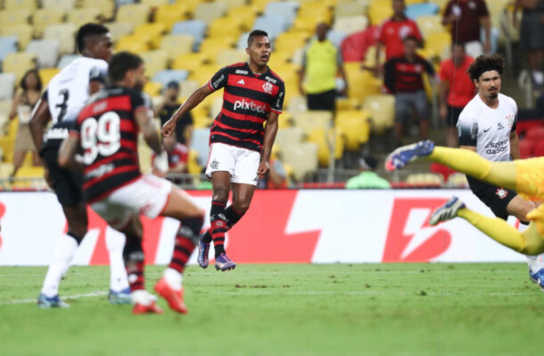 Alex Sandro não enfrenta o Bahia -  (crédito: Foto: Divulgação/Flamengo)