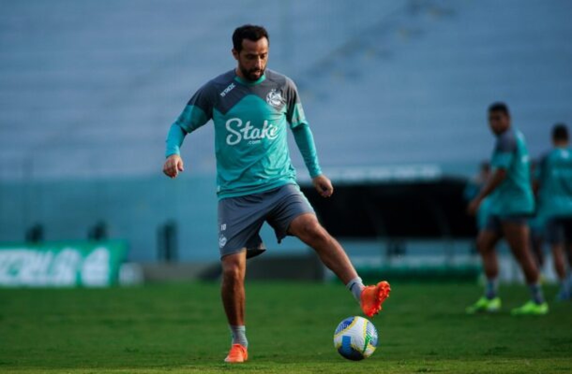 Nenê descalca o Juventude contra o Vasco pelo Brasileirão