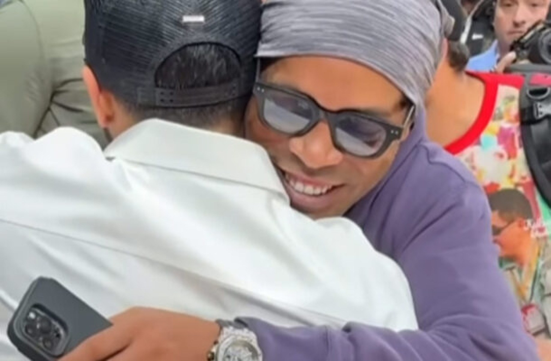 Ronaldinho Gaúcho e Thierry Henry têm encontro em jogo pré-NBA