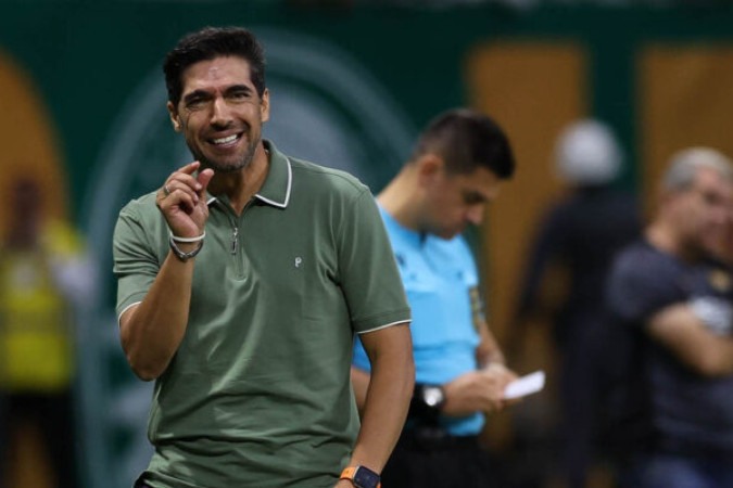  O t..cnico Abel Ferreira, da SE Palmeiras, em jogo contra a eqiupe do Crici..ma EC, durante partida v..lida pela vig..sima sexta rodada, do Campeonato Brasileiro, S..rie A, na arena Allianz Parque. (Foto: Cesar Greco/Palmeiras/by Canon)
     -  (crédito:  CESAR GRECO)