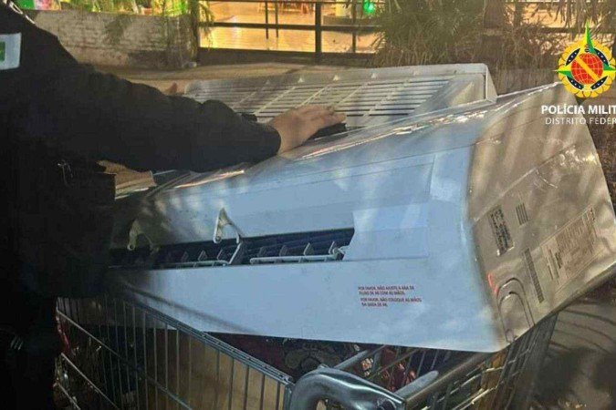 Furto ocorreu em Águas Claras na noite de sexta (4) - (crédito: Reprodução/PMDF) Furto ocorreu em Águas Claras na noite de sexta (4) - (crédito: Reprodução/PMDF)