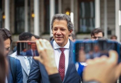 Fernando Haddad falou em frente ao Ministério da Fazenda, nesta sexta-feira (1º/8), e reforçou que o Brasil seguirá priorizando o diálogo com Washington, apesar das tensões tarifárias -  (crédito:  Diogo Zacarias/ MF)