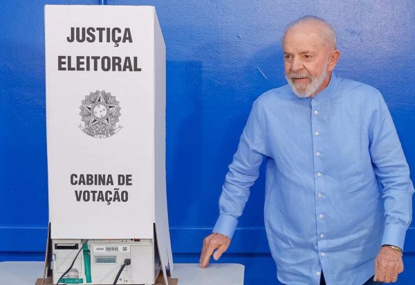  Presidente da República, Luiz Inácio Lula da Silva, durante o votação a prefeitura de São Paulo na Escola Estadual João Firmino Correia de Araújo. São Paulo-SP.
 -  (crédito:  Ricardo Stuckert / PR)