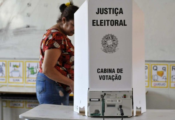 Os eleitores da RIDE-DF escolheram candidatos que têm pautas conservadoras. -  (crédito: Minervino Júnior/CB/D.A.Press)