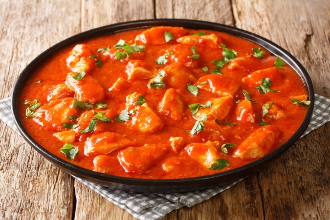 Frango com molho de tomate (Imagem: AS Foodstudio | Shutterstock) -  (crédito: EdiCase)