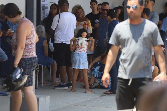 Cidade Ocidental, 06.10.2024 - Eleições Municipais 2024 - Movimentação de eleitores no Colégio Estadual Jorge Amado . Foto Luís Tajes
    