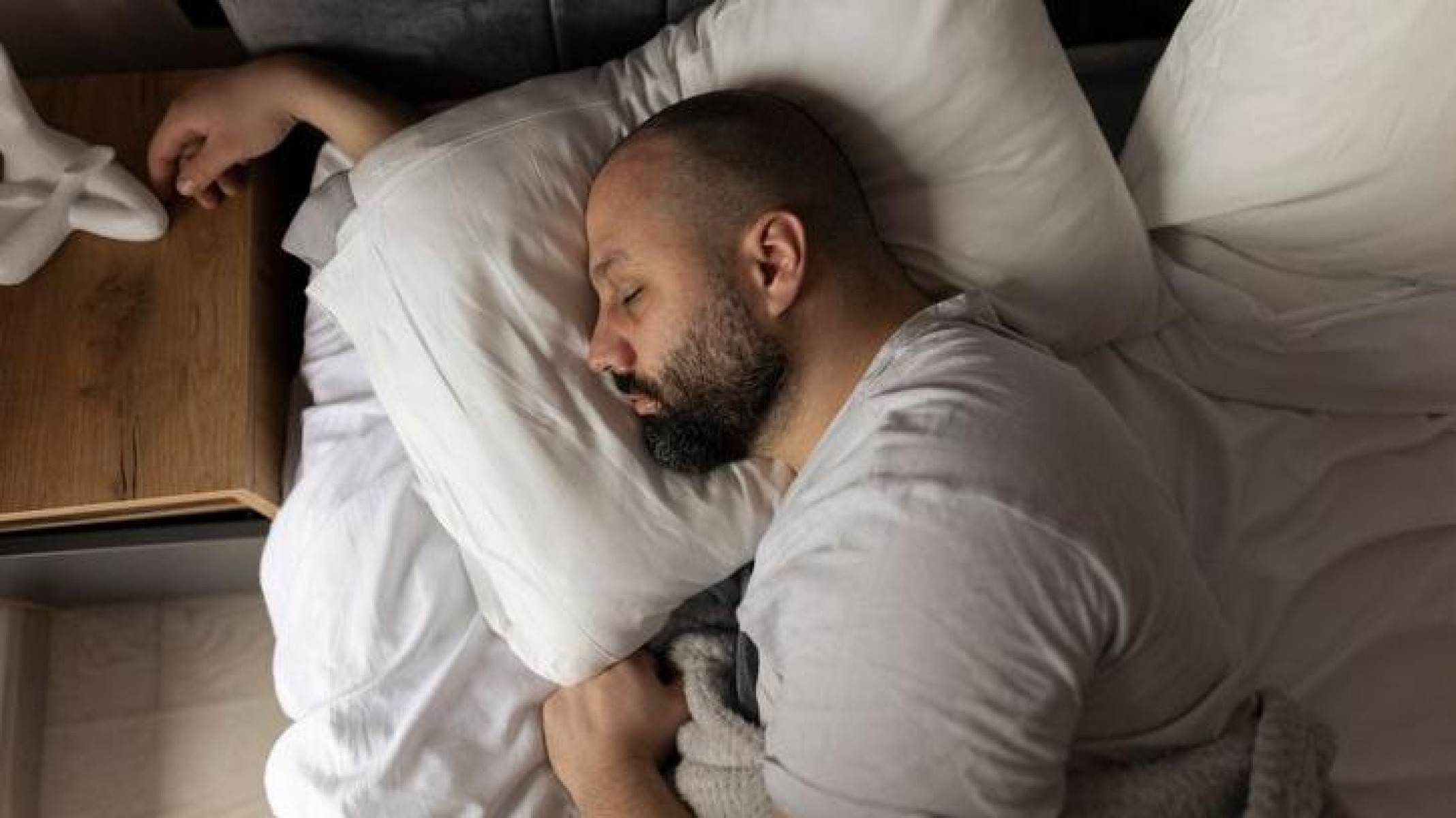 Dormir pouco ou dormir muito? Ambos fazem mal para memória, fluência verbal e cognição -  (crédito: Getty Images)