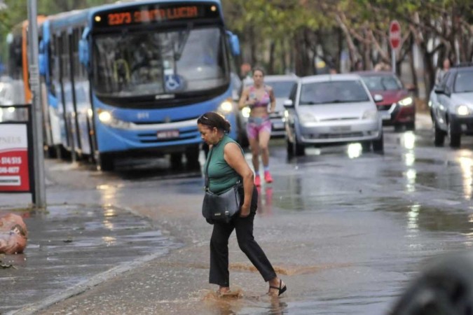 É o fim da seca histórica no Distrito Federal, segundo o Inmet -  (crédito: Minervino Júnior/CB/DA Press)