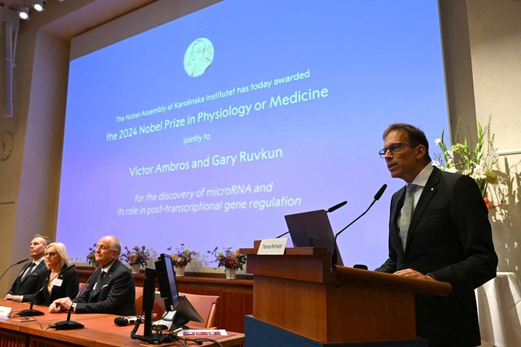 Nobel de Medicina vai para Victor Ambros e Gary Ruvkun; conheça o trabalho