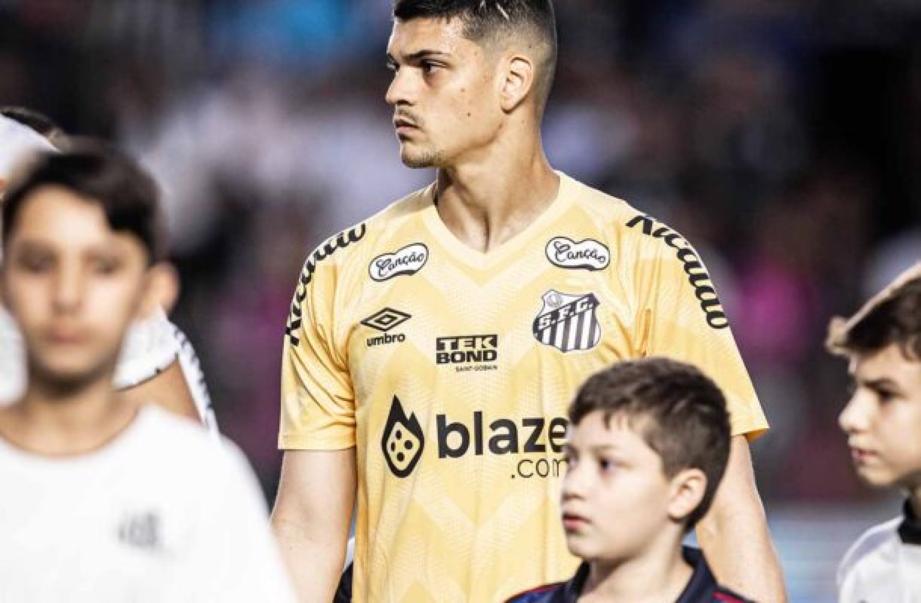 Gabriel Brazão assume responsabilidade pela derrota do Santos na Série B