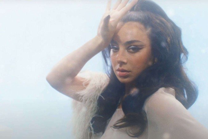 Como serão as parcerias de disco remixado de ‘Brat’ da Charli XCX - (crédito: TMJBrazil) Como serão as parcerias de disco remixado de ‘Brat’ da Charli XCX - (crédito: TMJBrazil)